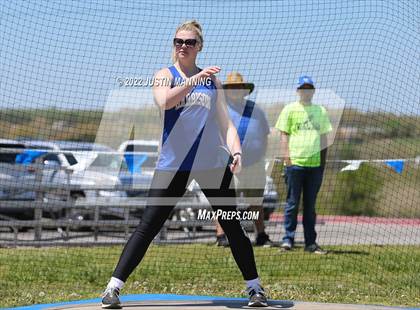 Thumbnail 3 in AAA 4A Regional Track & Field Meet photogallery.