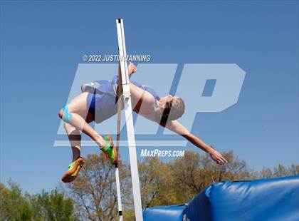 Thumbnail 1 in AAA 4A Regional Track & Field Meet photogallery.