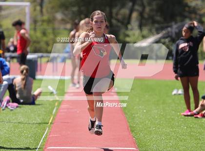 Thumbnail 1 in AAA 4A Regional Track & Field Meet photogallery.