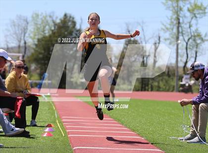 Thumbnail 3 in AAA 4A Regional Track & Field Meet photogallery.