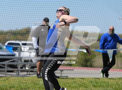 Thumbnail 1 in AAA 4A Regional Track & Field Meet photogallery.