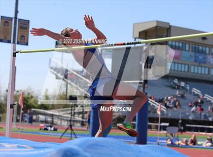 Thumbnail 3 in AAA 4A Regional Track & Field Meet photogallery.