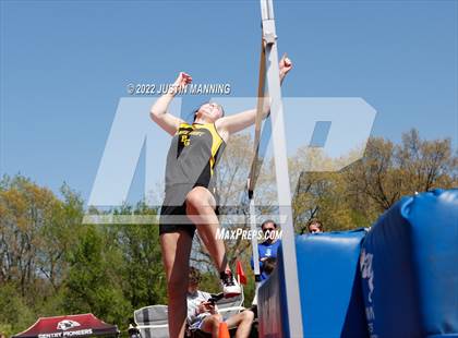Thumbnail 2 in AAA 4A Regional Track & Field Meet photogallery.