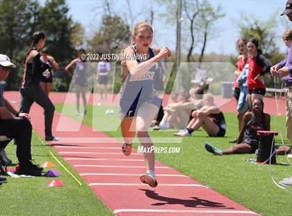 Thumbnail 1 in AAA 4A Regional Track & Field Meet photogallery.