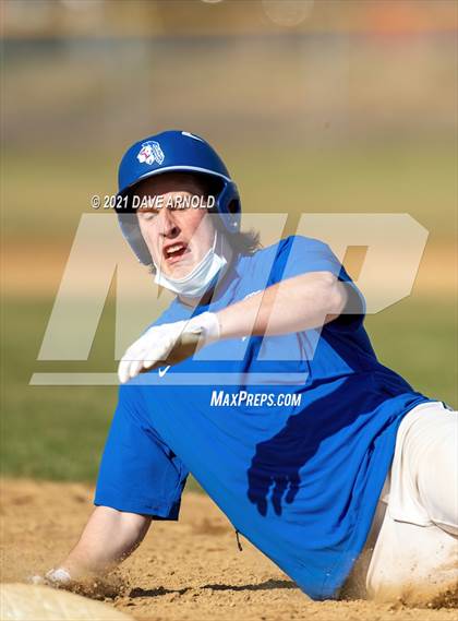 Thumbnail 3 in Oyster River @ Winnacunnet (Scrimmage) photogallery.