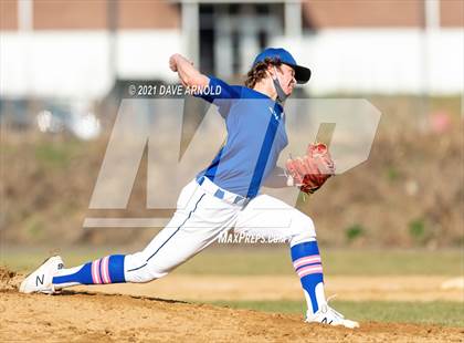 Thumbnail 3 in Oyster River @ Winnacunnet (Scrimmage) photogallery.
