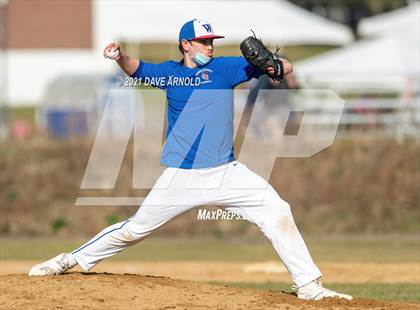Thumbnail 2 in Oyster River @ Winnacunnet (Scrimmage) photogallery.