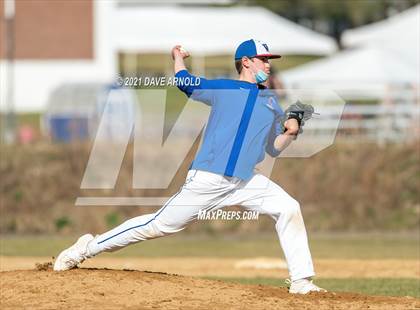 Thumbnail 3 in Oyster River @ Winnacunnet (Scrimmage) photogallery.
