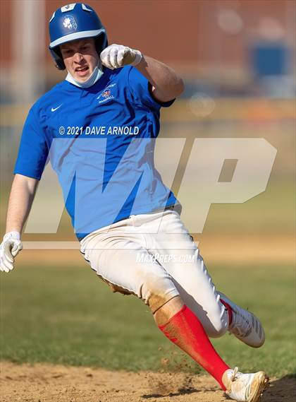 Thumbnail 1 in Oyster River @ Winnacunnet (Scrimmage) photogallery.