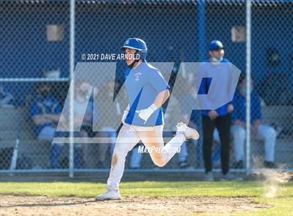 Thumbnail 3 in Oyster River @ Winnacunnet (Scrimmage) photogallery.