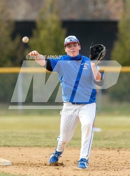 Thumbnail 3 in Oyster River @ Winnacunnet (Scrimmage) photogallery.