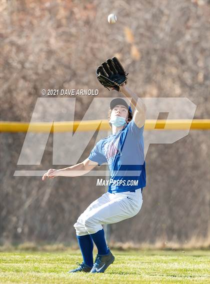 Thumbnail 3 in Oyster River @ Winnacunnet (Scrimmage) photogallery.