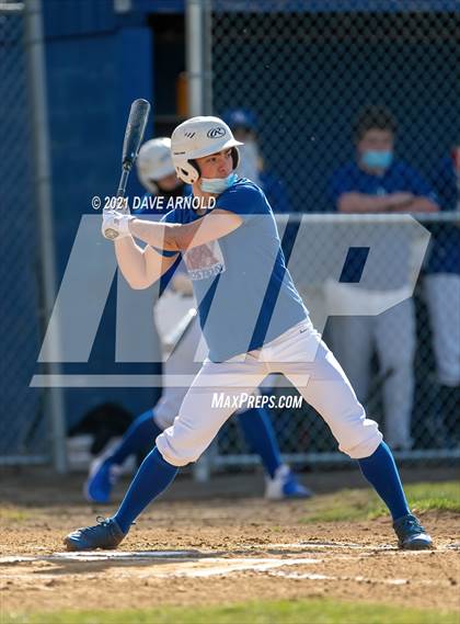 Thumbnail 3 in Oyster River @ Winnacunnet (Scrimmage) photogallery.