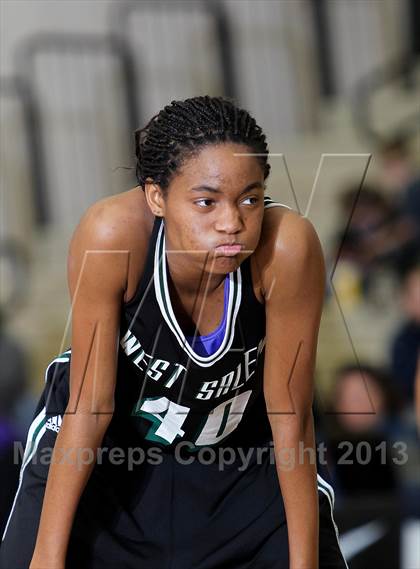 Thumbnail 1 in Hermiston vs West Salem (Nike Interstate Shootout) photogallery.