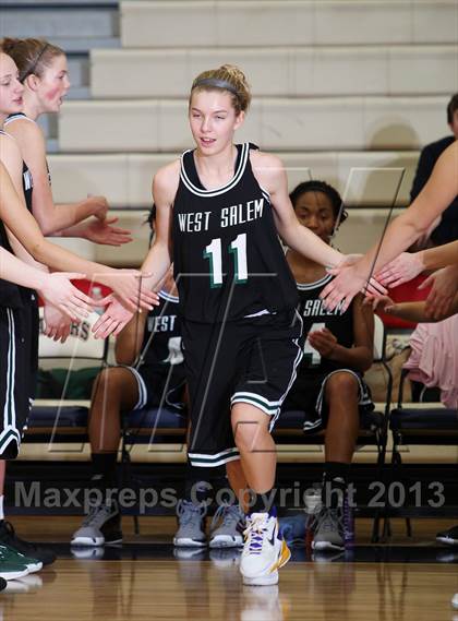 Thumbnail 2 in Hermiston vs West Salem (Nike Interstate Shootout) photogallery.