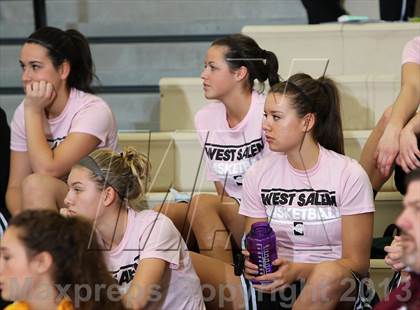 Thumbnail 3 in Hermiston vs West Salem (Nike Interstate Shootout) photogallery.