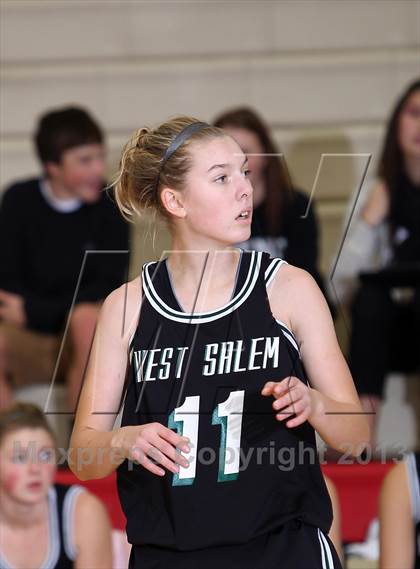 Thumbnail 1 in Hermiston vs West Salem (Nike Interstate Shootout) photogallery.