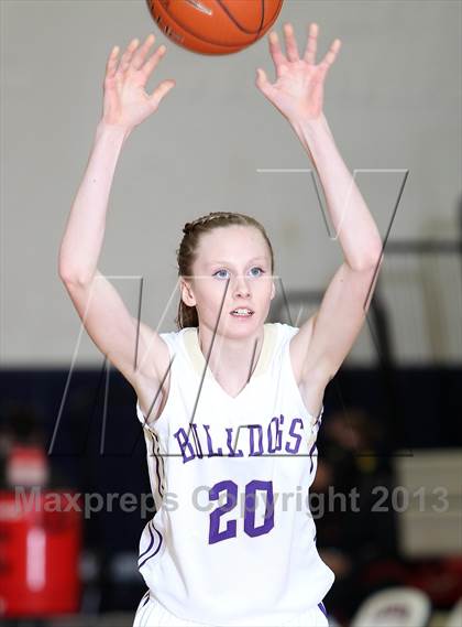 Thumbnail 3 in Hermiston vs West Salem (Nike Interstate Shootout) photogallery.