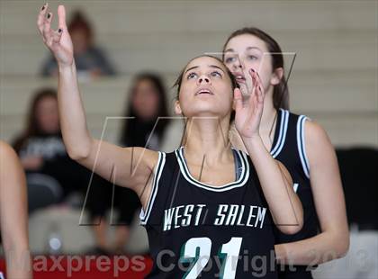 Thumbnail 2 in Hermiston vs West Salem (Nike Interstate Shootout) photogallery.