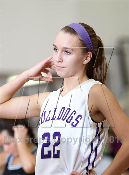 Thumbnail 2 in Hermiston vs West Salem (Nike Interstate Shootout) photogallery.