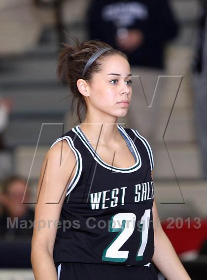 Thumbnail 3 in Hermiston vs West Salem (Nike Interstate Shootout) photogallery.