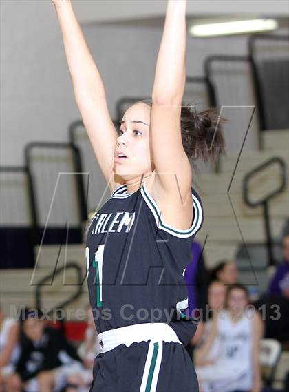 Thumbnail 1 in Hermiston vs West Salem (Nike Interstate Shootout) photogallery.