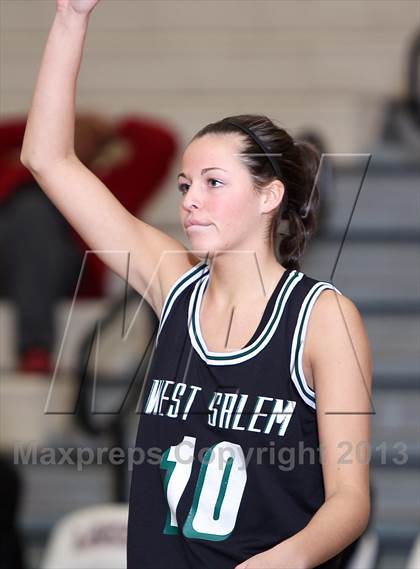 Thumbnail 3 in Hermiston vs West Salem (Nike Interstate Shootout) photogallery.