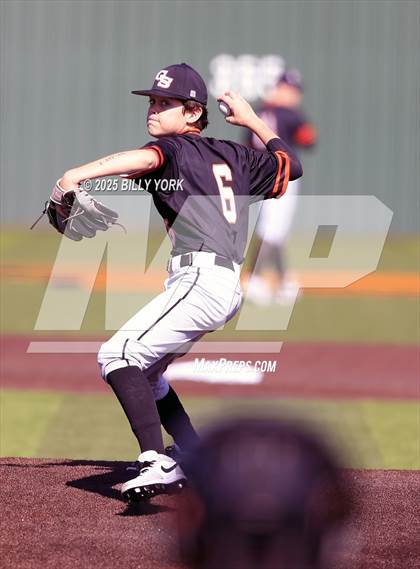 Thumbnail 1 in Grand Saline vs Farmersville photogallery.