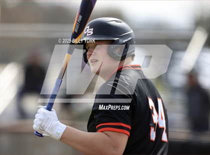 Thumbnail 3 in Grand Saline vs Farmersville photogallery.