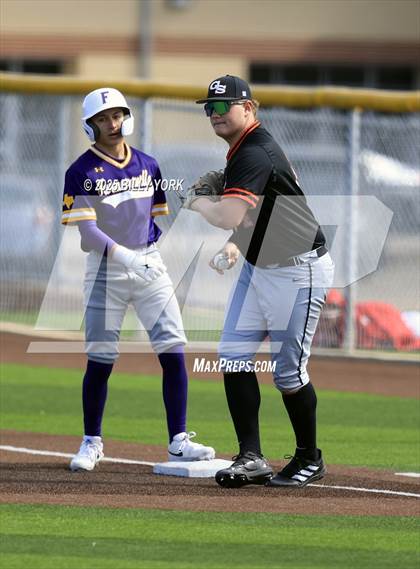 Thumbnail 2 in Grand Saline vs Farmersville photogallery.