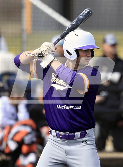 Thumbnail 2 in Grand Saline vs Farmersville photogallery.