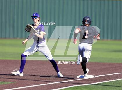 Thumbnail 2 in Grand Saline vs Farmersville photogallery.