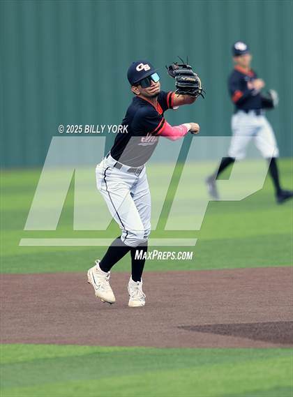 Thumbnail 1 in Grand Saline vs Farmersville photogallery.