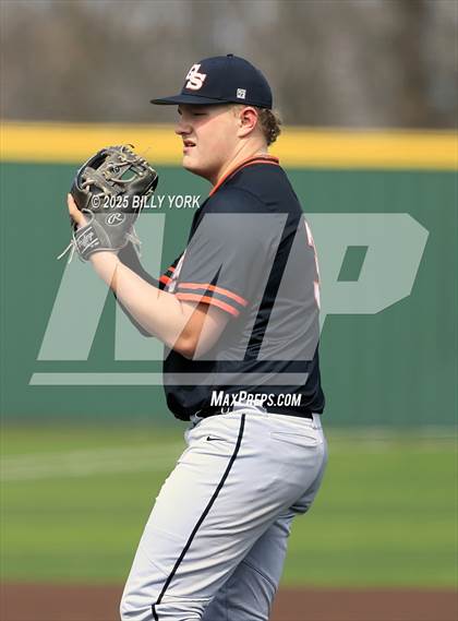 Thumbnail 2 in Grand Saline vs Farmersville photogallery.