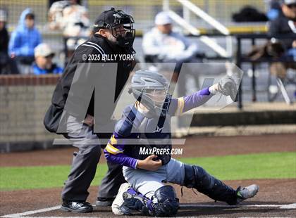 Thumbnail 1 in Grand Saline vs Farmersville photogallery.