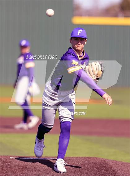 Thumbnail 2 in Grand Saline vs Farmersville photogallery.