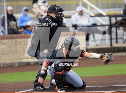 Thumbnail 3 in Grand Saline vs Farmersville photogallery.