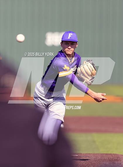 Thumbnail 2 in Grand Saline vs Farmersville photogallery.