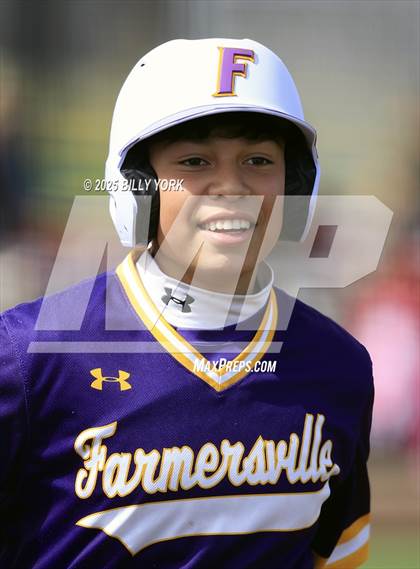 Thumbnail 3 in Grand Saline vs Farmersville photogallery.