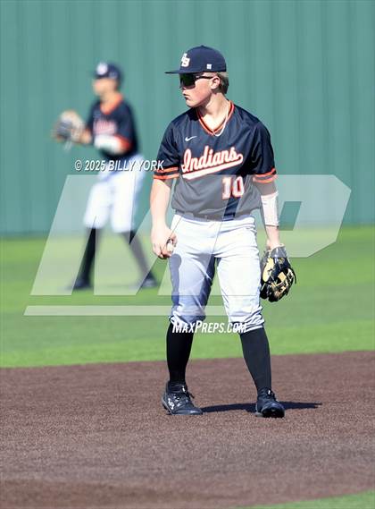 Thumbnail 2 in Grand Saline vs Farmersville photogallery.