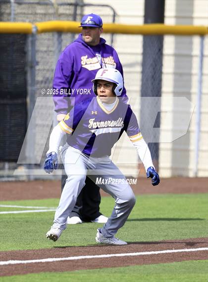 Thumbnail 2 in Grand Saline vs Farmersville photogallery.