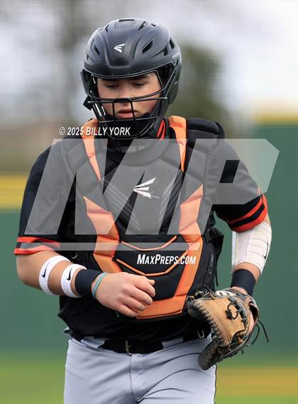Thumbnail 3 in Grand Saline vs Farmersville photogallery.