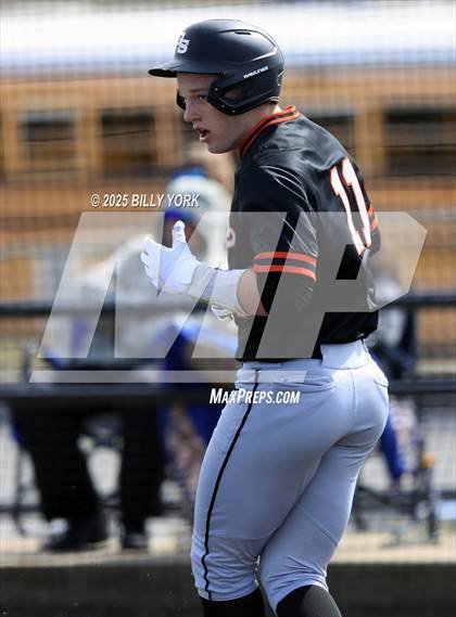 Thumbnail 1 in Grand Saline vs Farmersville photogallery.