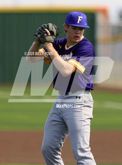 Thumbnail 2 in Grand Saline vs Farmersville photogallery.