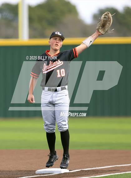 Thumbnail 2 in Grand Saline vs Farmersville photogallery.