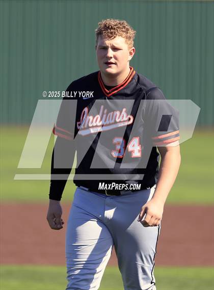 Thumbnail 2 in Grand Saline vs Farmersville photogallery.