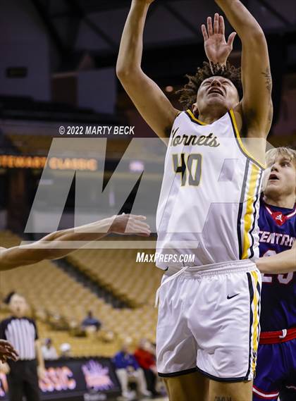 Thumbnail 1 in Park Hills Central vs Fulton (Norm Stewart Classic) photogallery.