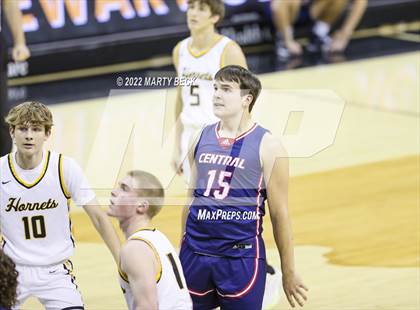Thumbnail 2 in Park Hills Central vs Fulton (Norm Stewart Classic) photogallery.