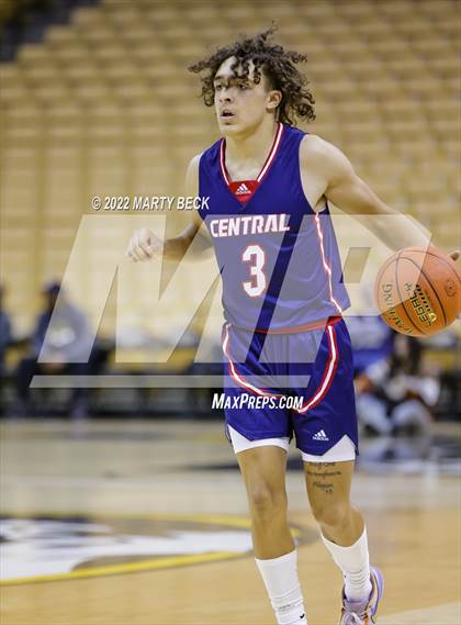 Thumbnail 2 in Park Hills Central vs Fulton (Norm Stewart Classic) photogallery.