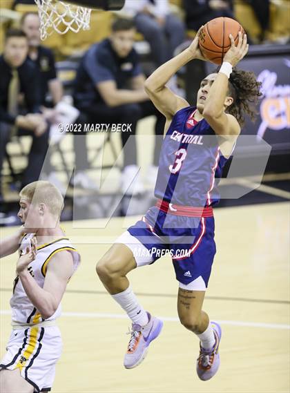 Thumbnail 3 in Park Hills Central vs Fulton (Norm Stewart Classic) photogallery.